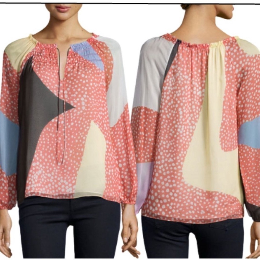 Diane Von Furstenberg  Graphic Long Sleeve Blouse 100% silk